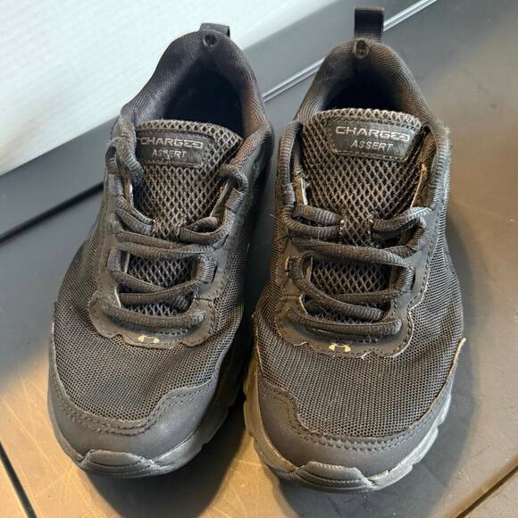 Under Armour Charged Assert Black Sneakers Youth 6 All Black Uniform-Approved - Picture 2 of 8